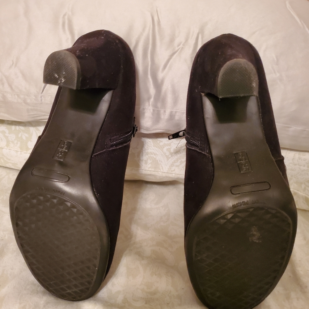 Booties - Picture 4 of 4